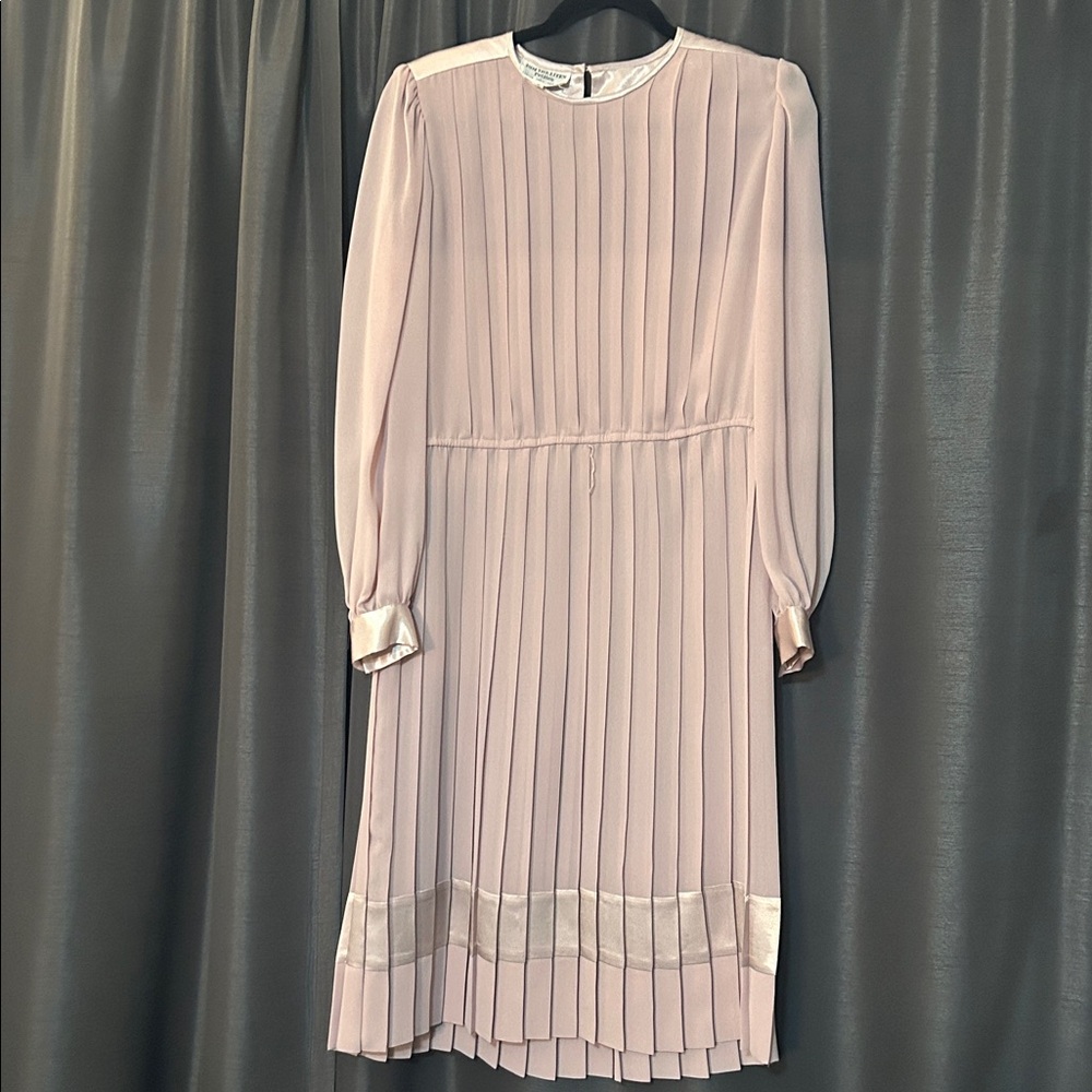 VTG Dress Dim The Lites Petite Paris Light Pink Victorian Style Pleated Dress